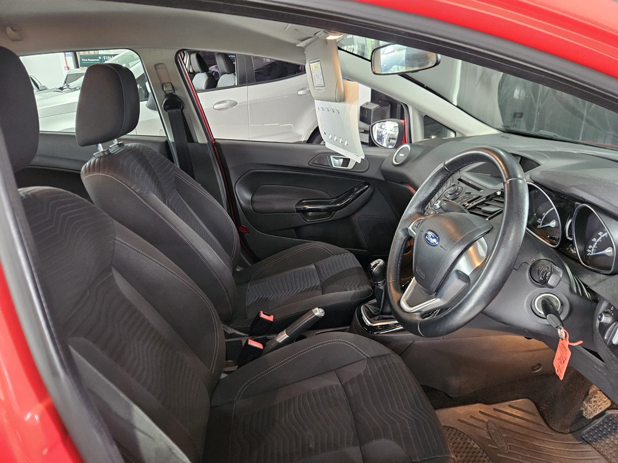 2013 Ford Fiesta 1.5 TDCi Zetec 5dr - image 11