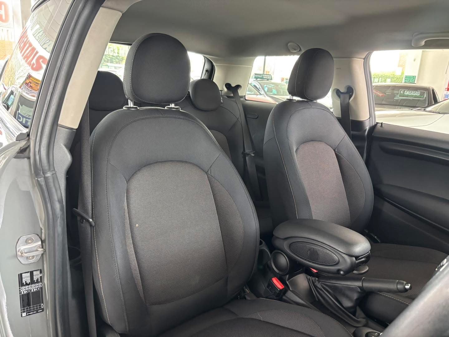 2019 Mini Cooper 1.5 Cooper Classic II 3dr - image 13