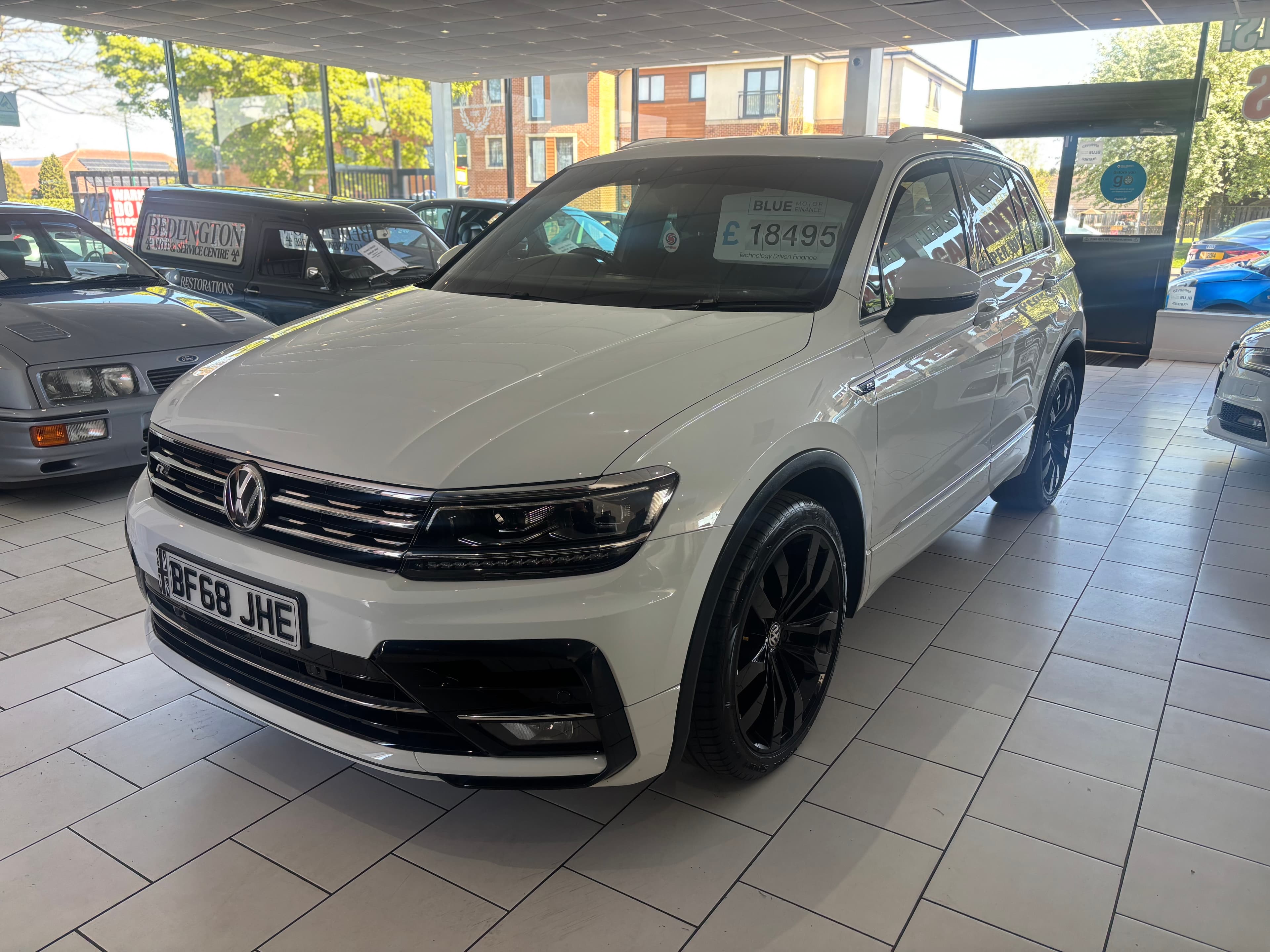 2018 Volkswagen TIGUAN 2.0 TDI 150 4MOTION R-LINE DSG — TOP SPEC - image 10