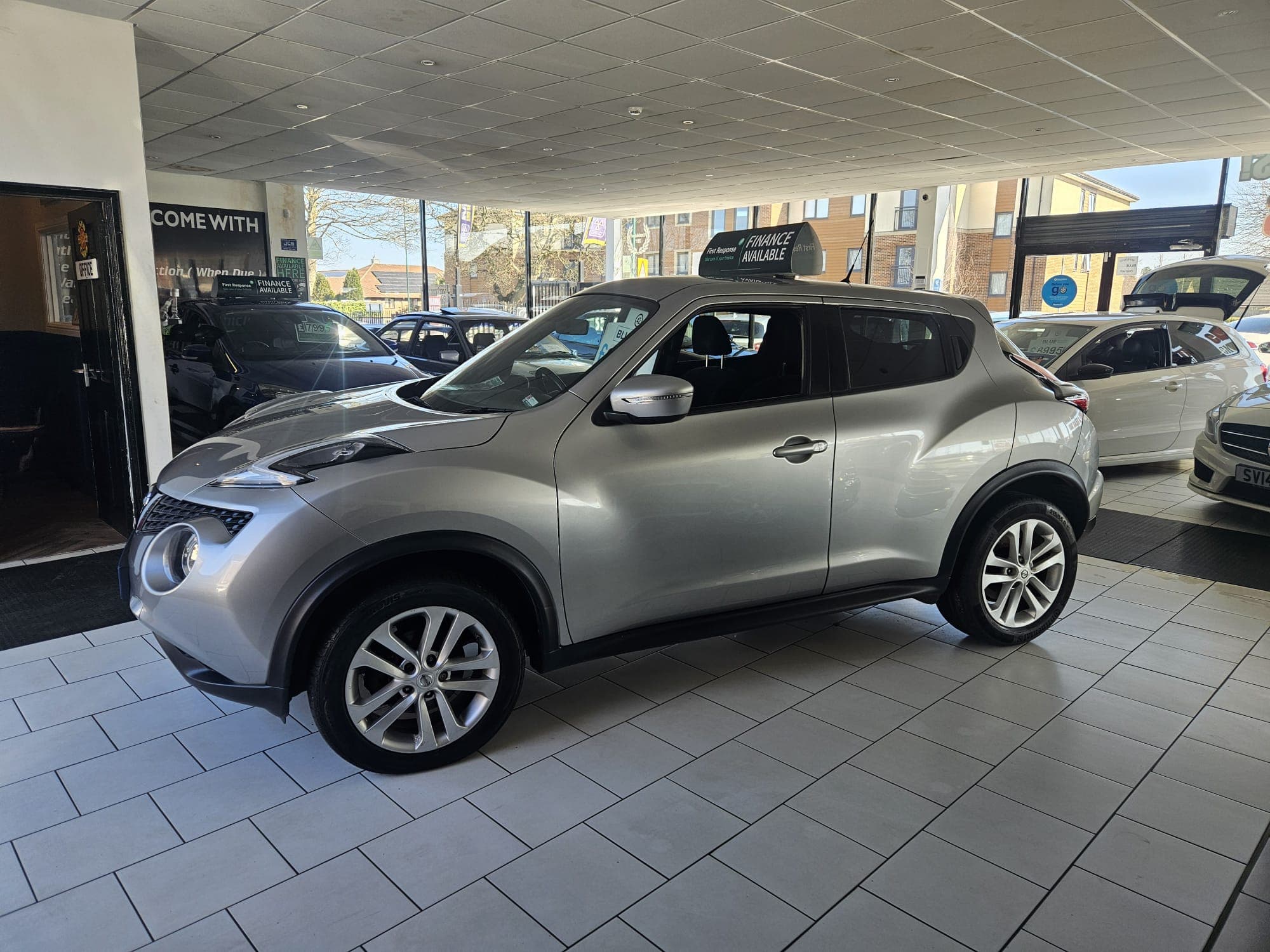 2015 Nissan Juke 1.5 dCi Acenta Premium 5dr 
***ONLY 38223 MILES*** 
***1 OWNER FROM NEW*** - image 9