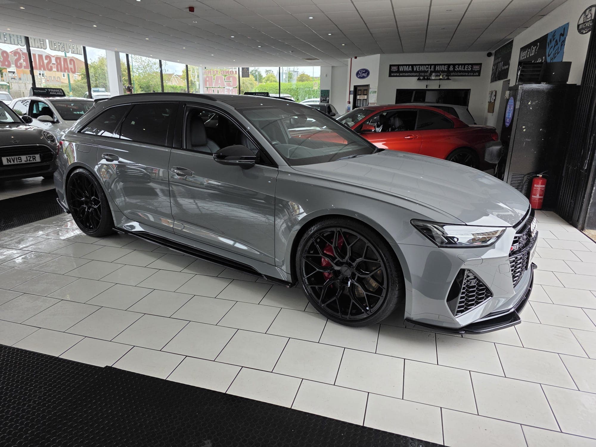2020 Audi RS6 4.0 TFSI Quattro Launch Edition - image 10