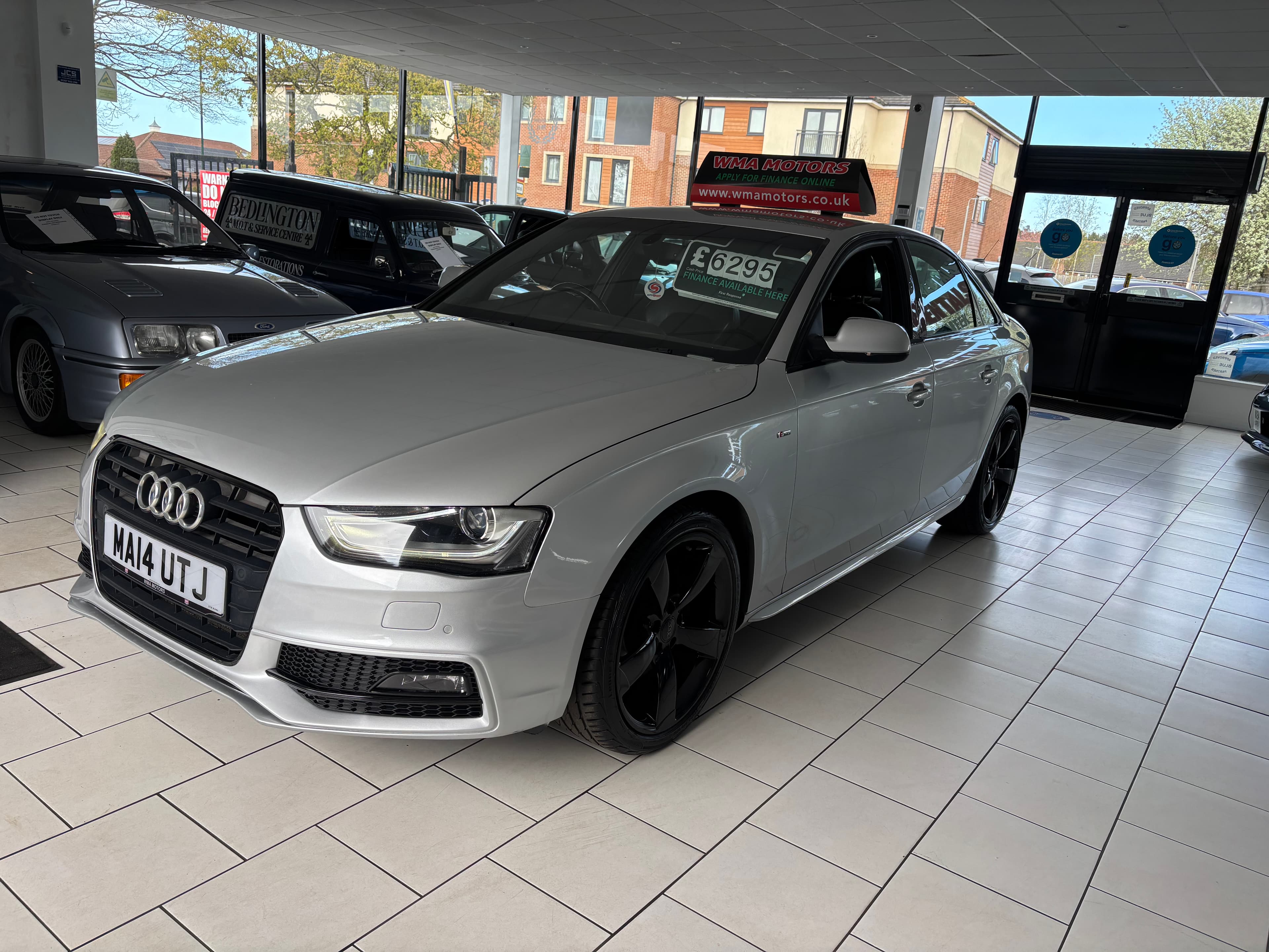 2014 Audi A4 2.0 S-Line Black Edition - image 10