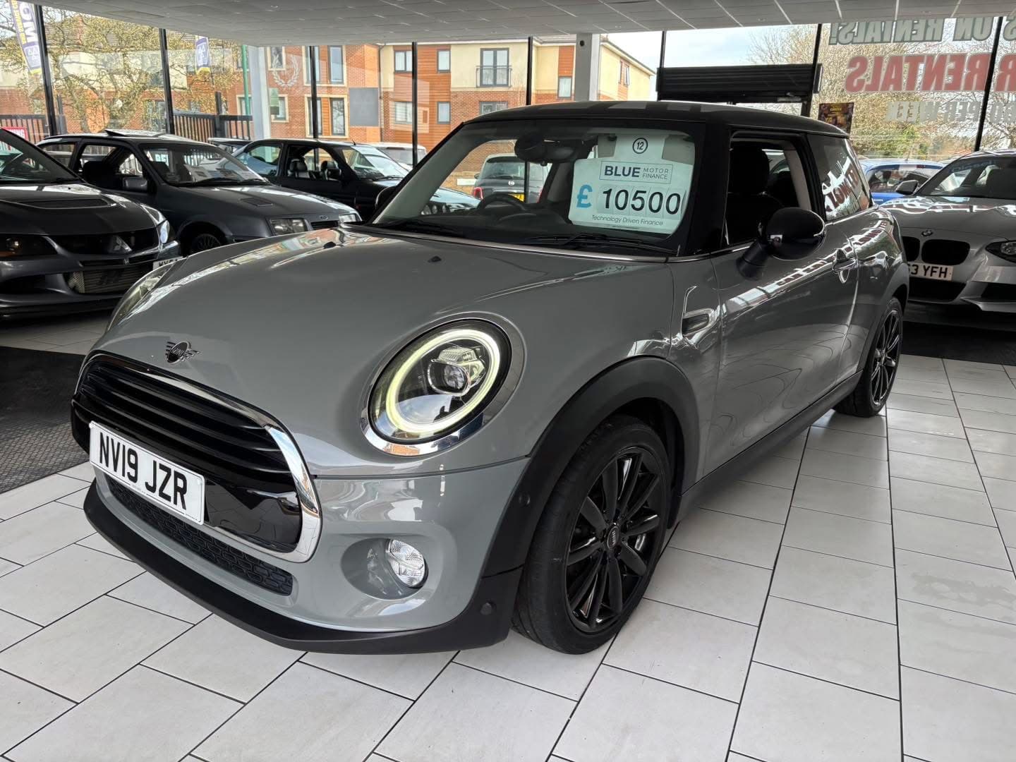 2019 Mini Cooper 1.5 Cooper Classic II 3dr - image 11