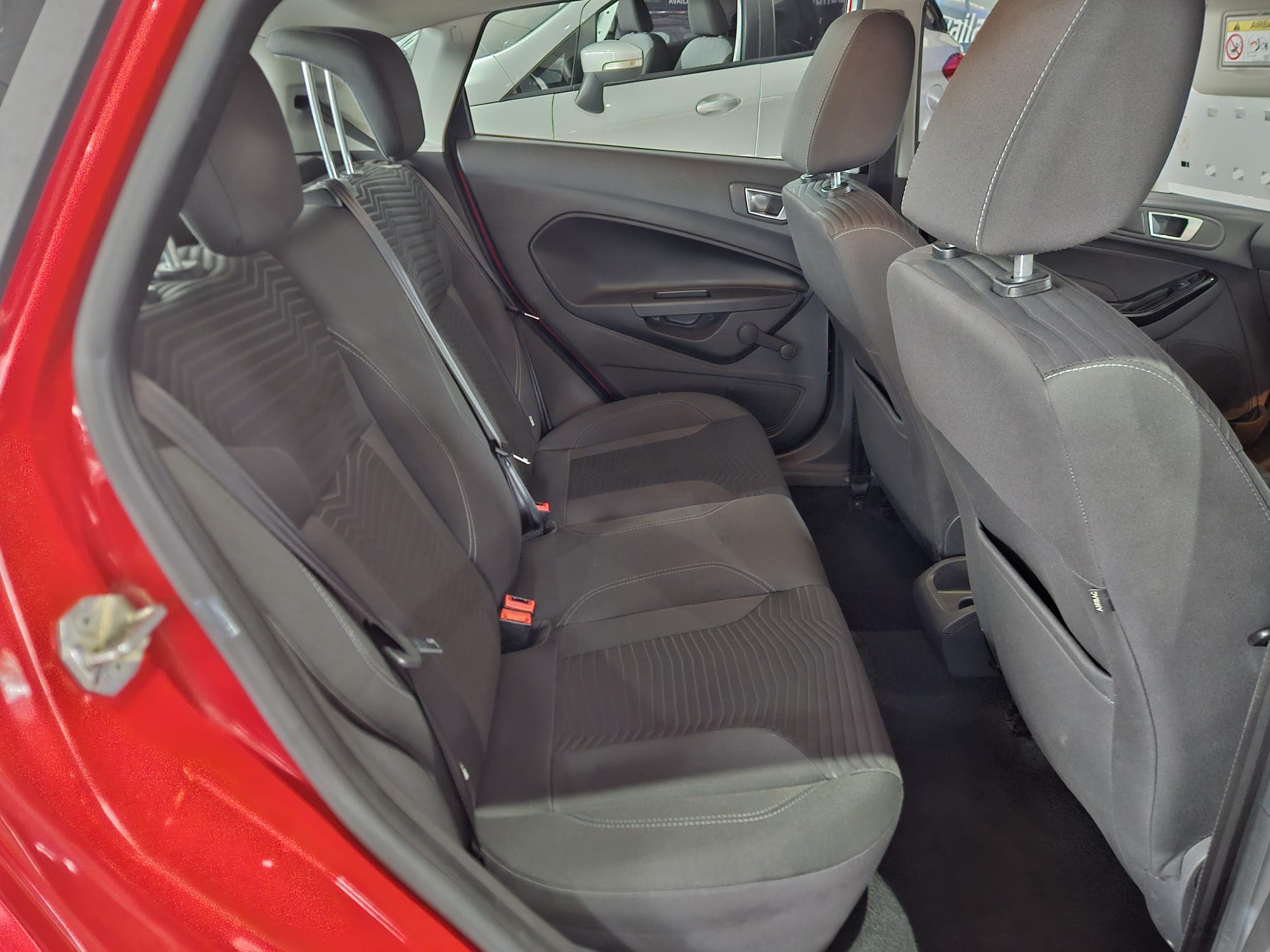 2013 Ford Fiesta 1.5 TDCi Zetec 5dr - image 13