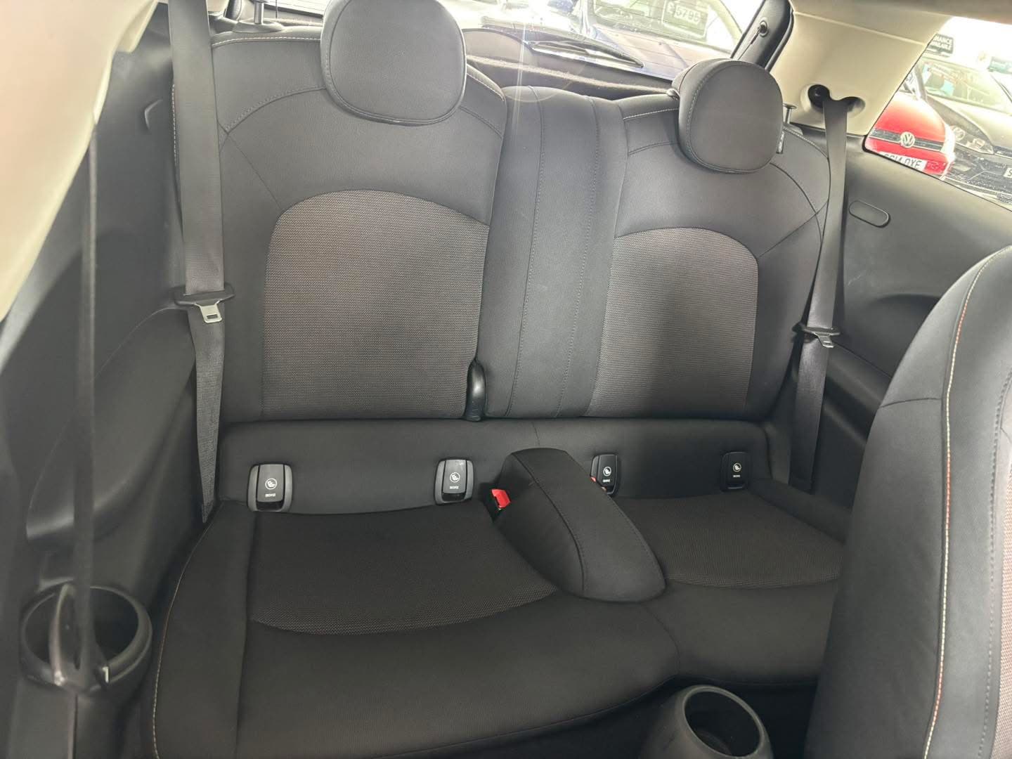 2019 Mini Cooper 1.5 Cooper Classic II 3dr - image 17