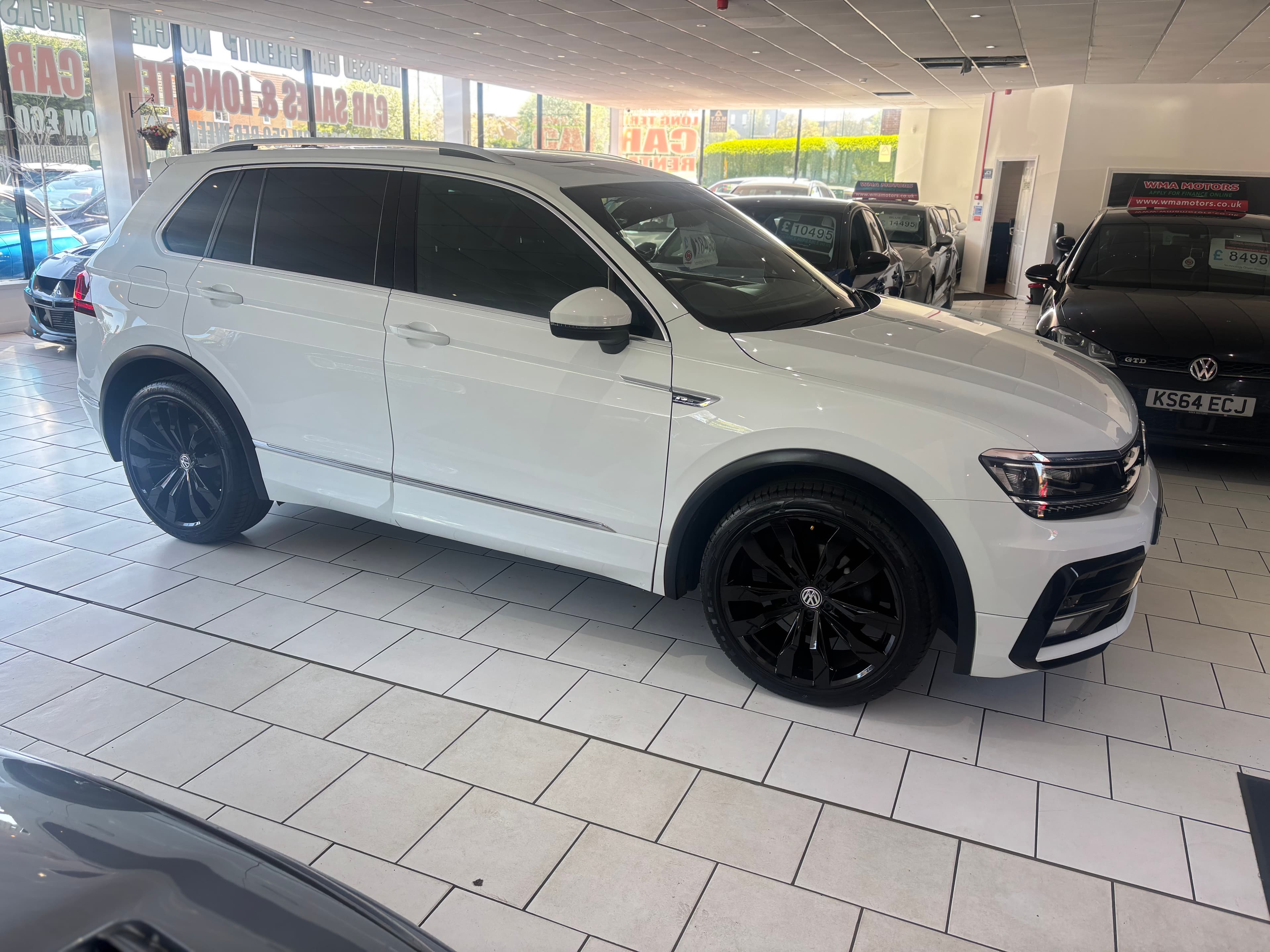 2018 Volkswagen TIGUAN 2.0 TDI 150 4MOTION R-LINE DSG — TOP SPEC - image 3