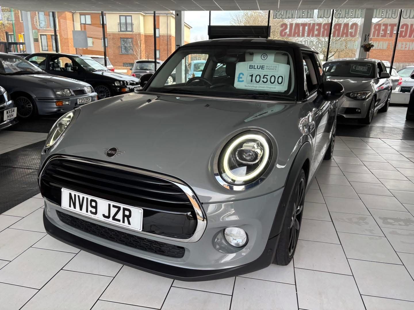 2019 Mini Cooper 1.5 Cooper Classic II 3dr - image 12