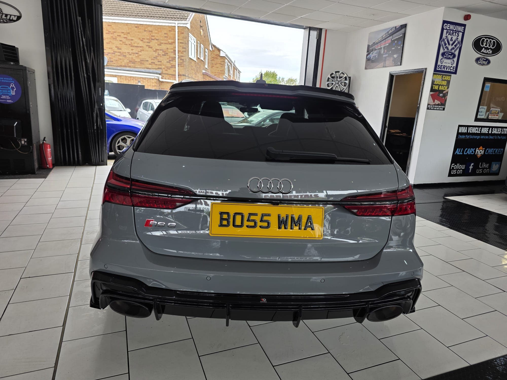 2020 Audi RS6 4.0 TFSI Quattro Launch Edition - image 3
