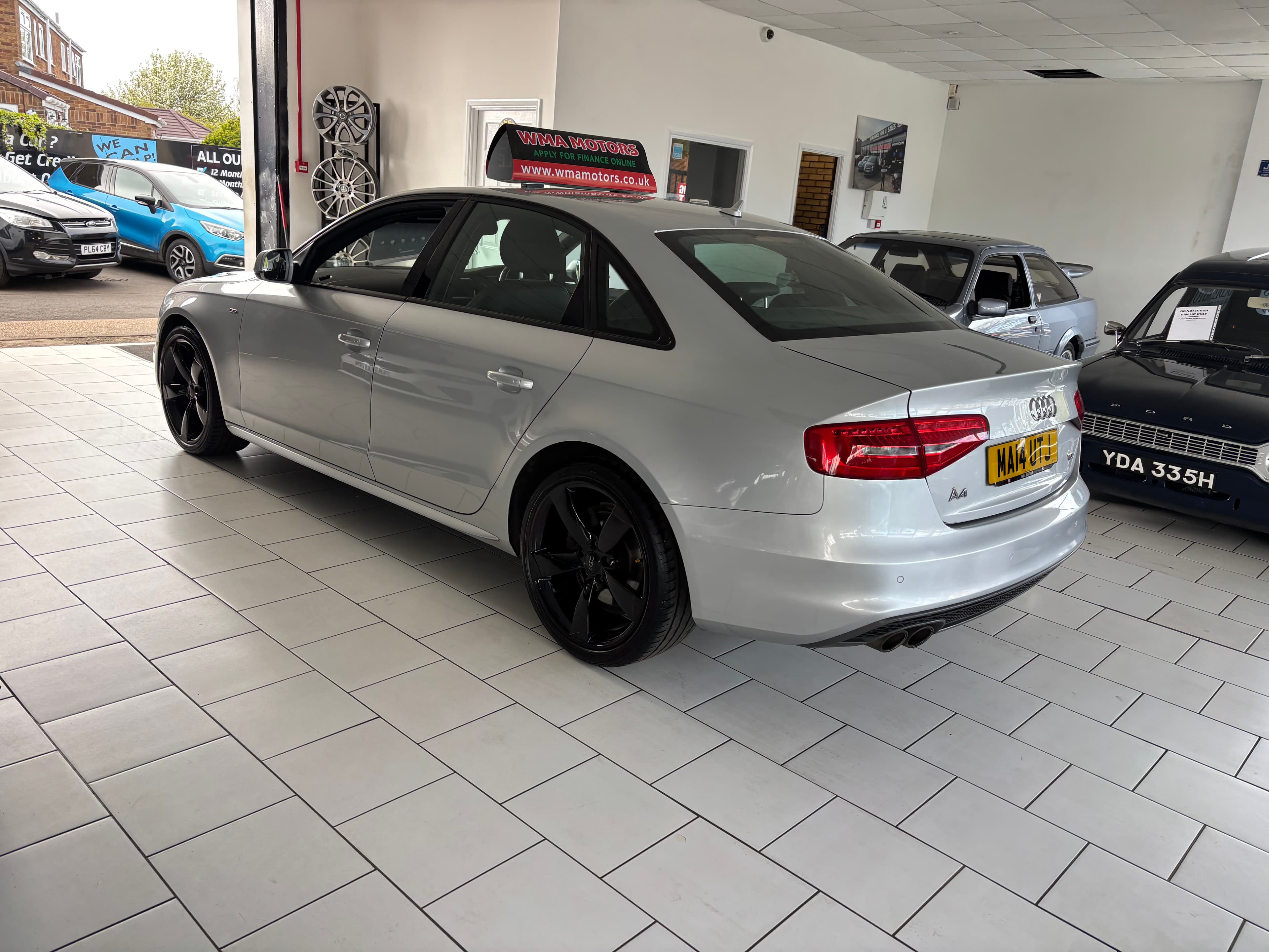 2014 Audi A4 2.0 S-Line Black Edition - image 8