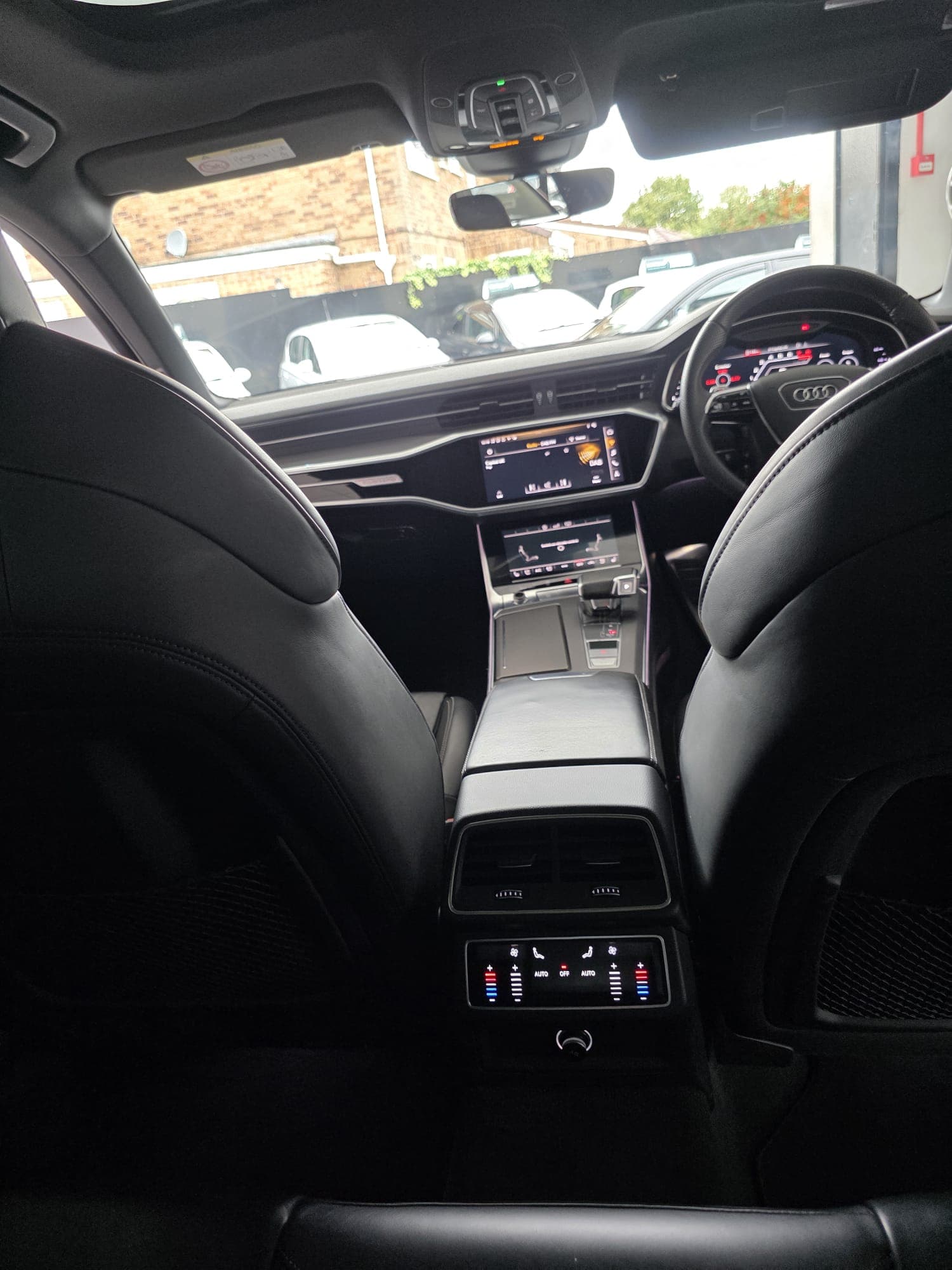 2020 Audi RS6 4.0 TFSI Quattro Launch Edition - image 15